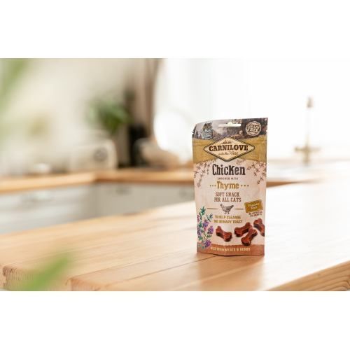 Лакомство Carnilove Cat Semi Moist Snack Chicken with Thyme для кошек для здоровья мочевыводящих путей с курицей и тимьяном 50 111376/7212 фото